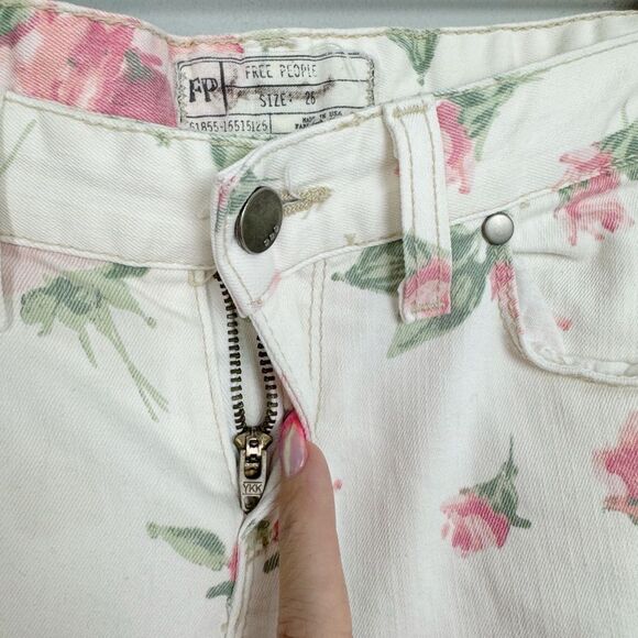 FREE PEOPLE | Retro Rose Floral Print Cream Slim Jeans Women’s Size 26 (2) - Picture 7 of 12